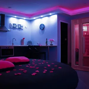 Liefdeshotel Nuit Vip Sauna Privatif, Le Rove